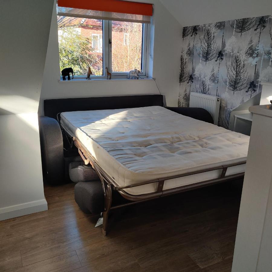 Delightful & Picturesque Modern Detached Apartment, Next To Chester Zoo, Near Park And Ride To City Centre Εξωτερικό φωτογραφία