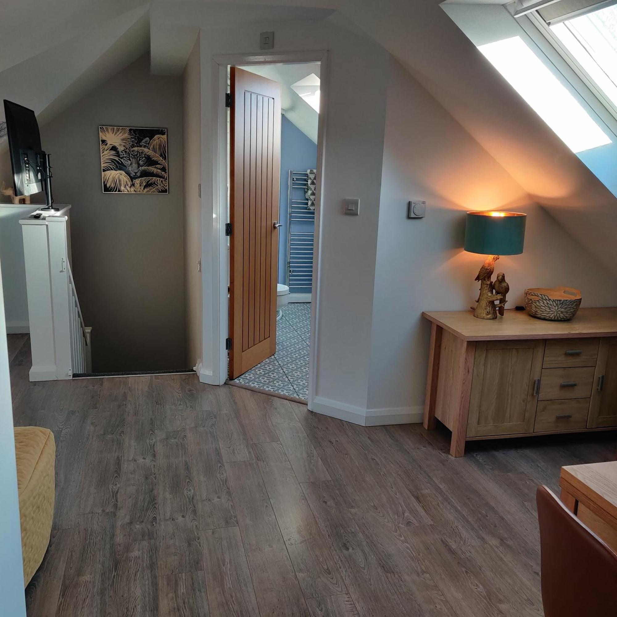 Delightful & Picturesque Modern Detached Apartment, Next To Chester Zoo, Near Park And Ride To City Centre Εξωτερικό φωτογραφία